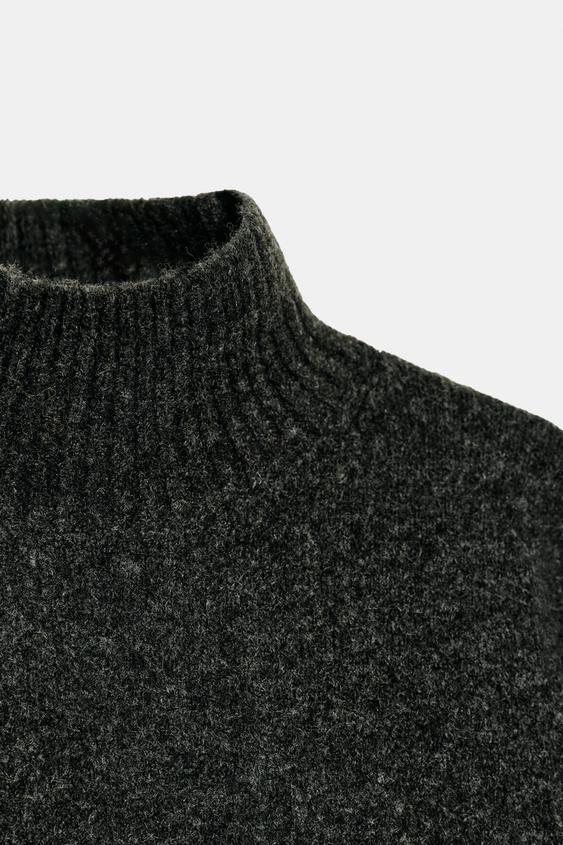 SOFT KNIT HIGH NECK JUMPER