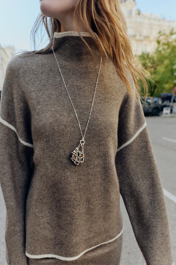 CONTRAST PIPING KNIT SWEATER