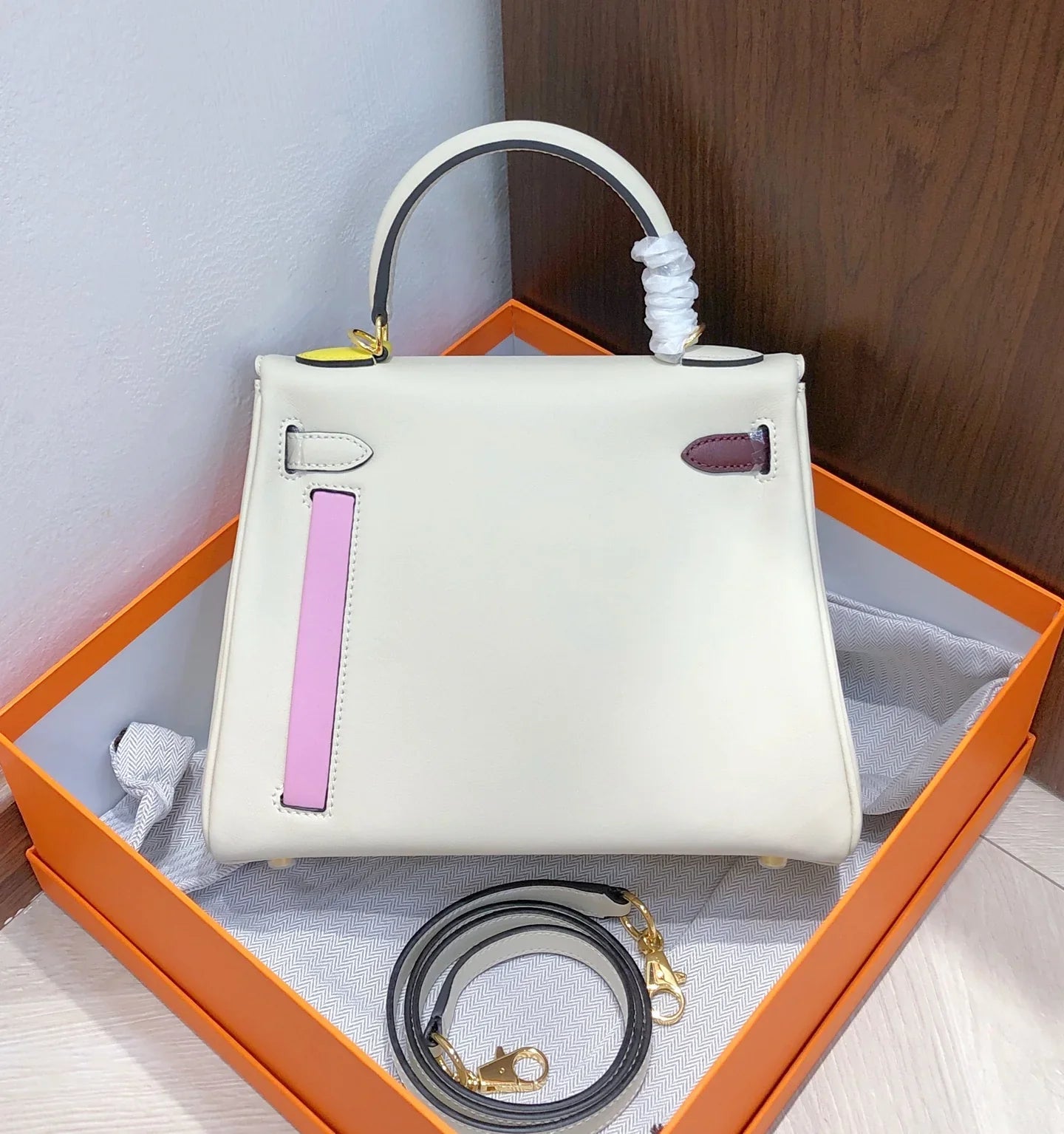 Creamy White Color Block Handbag With Gold Turn Lock and Front Zip Pocket